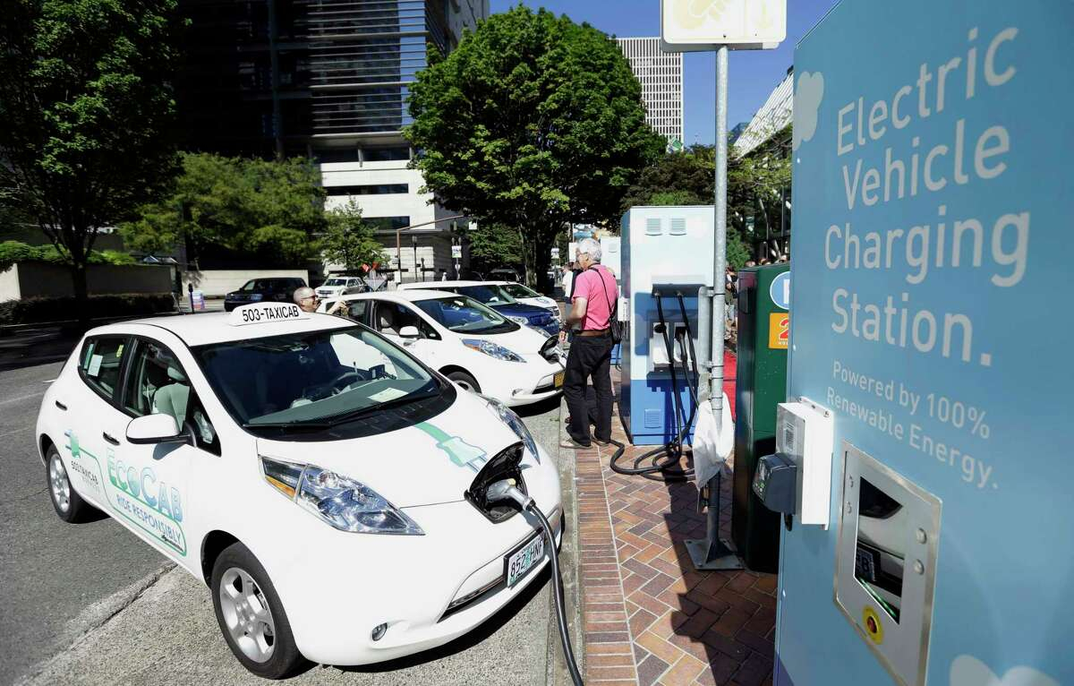 Abbott Signs Electric Car Rebates Into Law Abbott Signs Electric Car Rebates Into Law